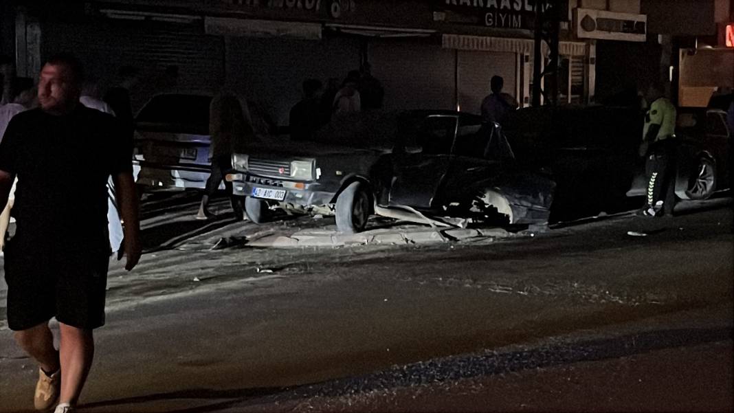 Konya merkezde büyük kaza! 2 araç 3 araca çarptı: 6 yaralı var 3